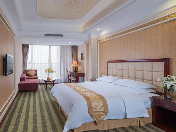 Vienna Hotel Songgang Yanchuan Road
