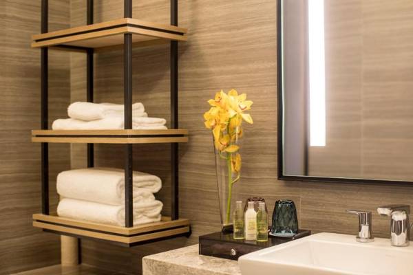 DoubleTree by Hilton Hotel Shenzhen Longhua