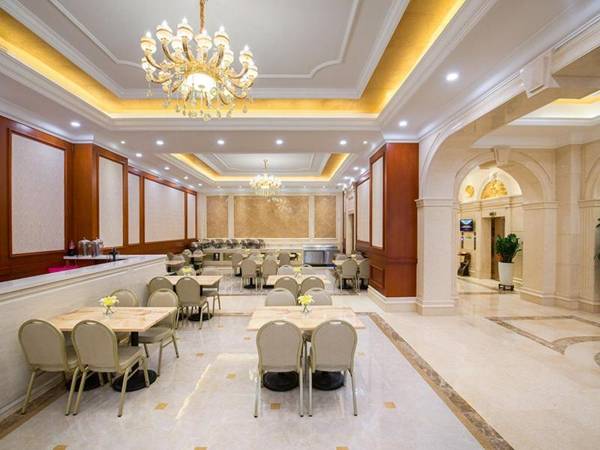 Vienna Hotel Shenzhen Bantian South Huancheng Road