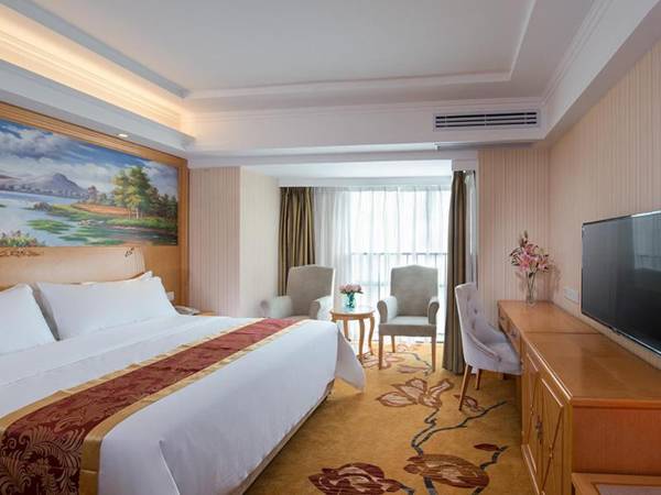Vienna Hotel Xixiang Gushu