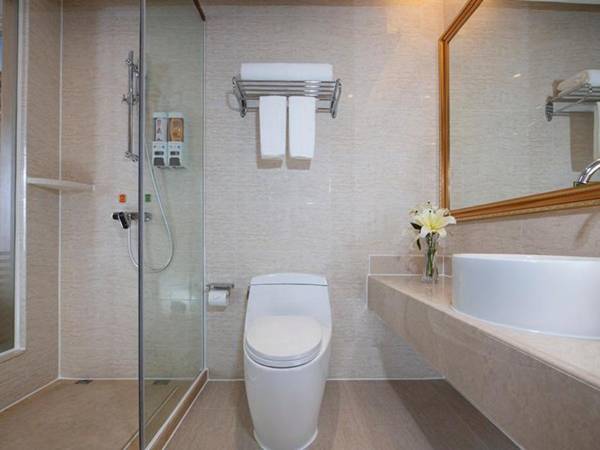 Vienna Hotel Shenzhen Window of the World Qiaochengdong Metro Station