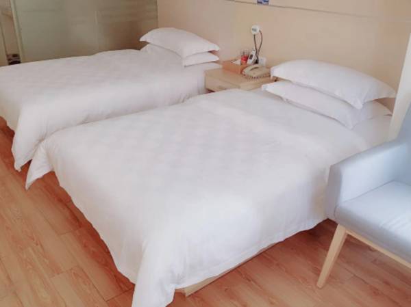 No. 8 Hotel Chain (Shenzhen Huaqiangbei)