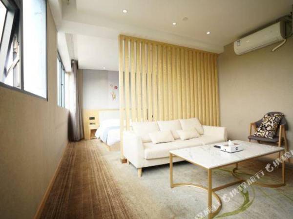 Hejian Hotel (Shenzhen Baolong)