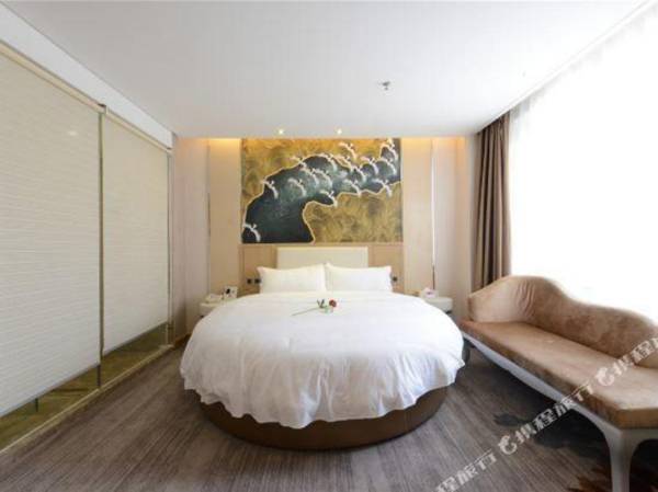 Shui Jing Lian Zhu Ti Jiu Dian (Shen Zhen Shang Mei Lin Di Tie Zhan Dian )