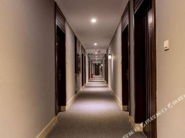 Suo Fei Qing Ju Jiu Dian (Shen Zhen Hai Shang Shi Jie Dian )