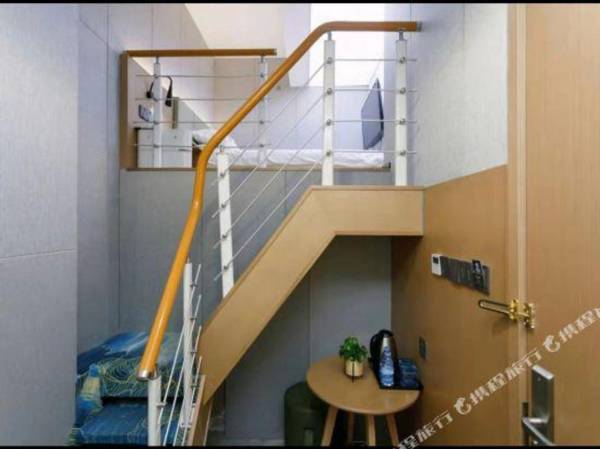 Shen Zhen Ai Ge Jiu Dian Nan You Di Tie Zhan Shi Zhuang Yuan Chuang Zhong Xin Dian