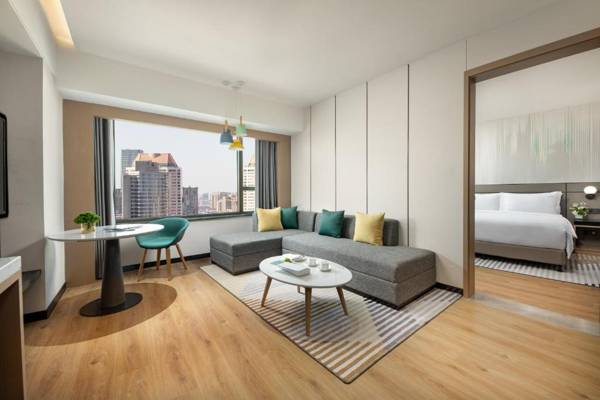 Holiday Inn Shanghai Nanjing Road an IHG Hotel