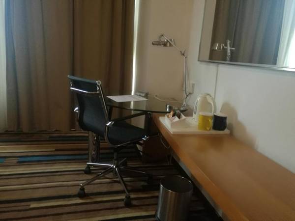 Workspace - Holiday Inn Express Shanghai Wujiaochang an IHG Hotel