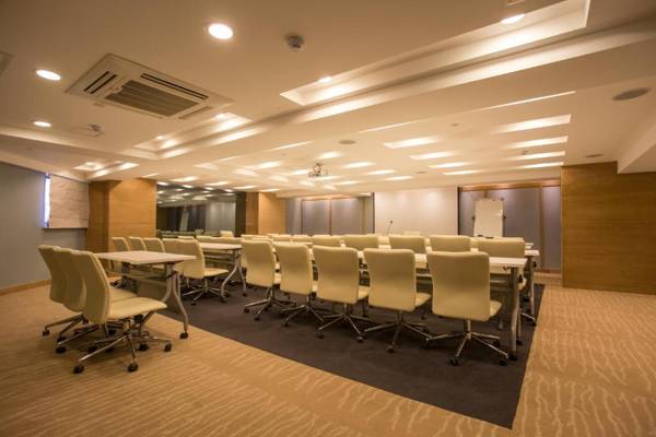 JI Hotel Shanghai Yan An Road Branch