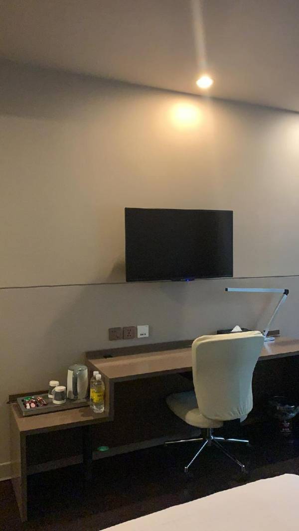 Workspace - Jinjiang Inn Select Shanghai Pudong Airport