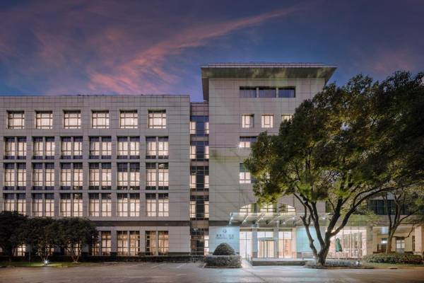 Cypress Garden Hotel