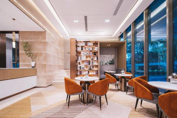 Cypress Garden Hotel