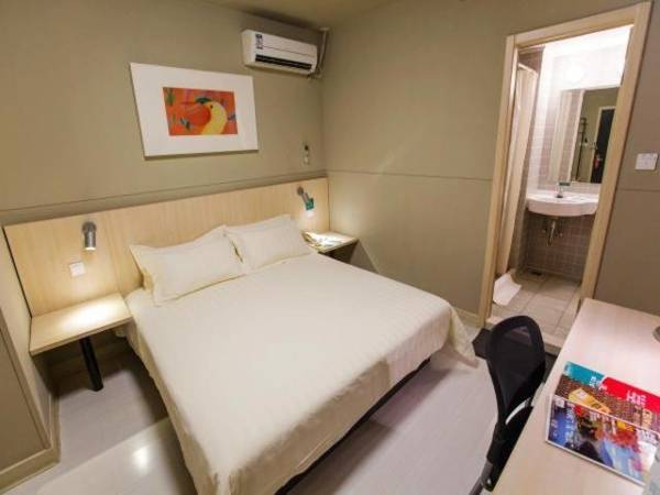 Jinjiang Inn Shanghai Light Textile Market Caoan Road