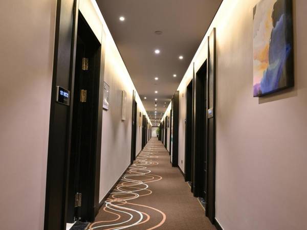 Xana Hotelle·Shaghai Hongqiao National Convention and Exhibition Center