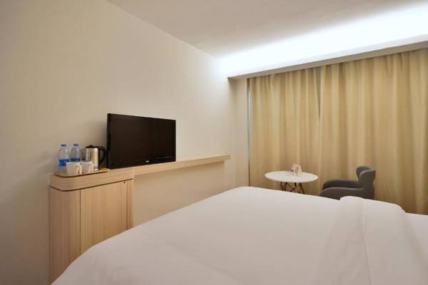 Hi Inn (Shanghai Zhenru Lanxi Road)