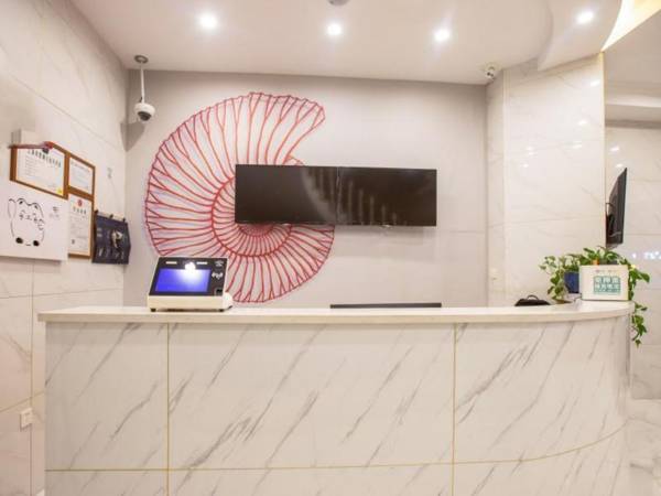 Shell Hotel Shanghai Oriental Pearl Tower Century Avenue Metro Station