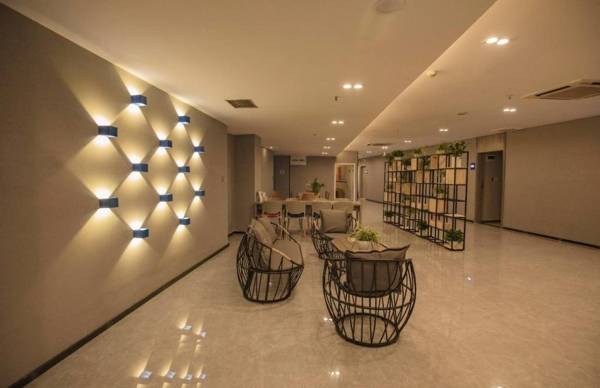 7 Days Premium Hotel Chongqing Hongqihegou Light Rail Station