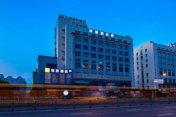 Ease Hotel Shanghai Songjiang College Town Happy Valley