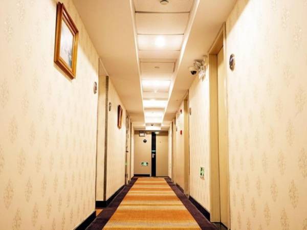 Shell Hotel Shanghai Expo Changqing Road Metro Station