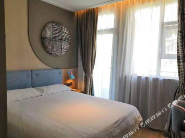 Home Inn (Shanghai New International Expo Center Minsheng Road Yanggao Middle Road Metro Station)