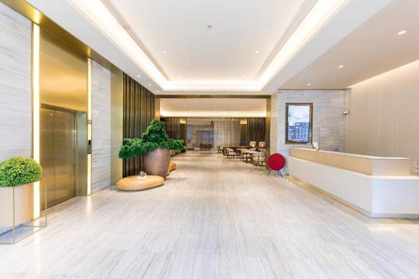 Ji Hotel Shanghai Daning Lingshi Park