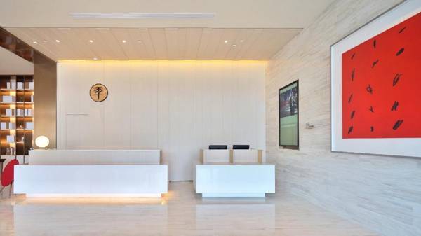 Ji Hotel Shanghai Hongmei Nan Road Metro Station