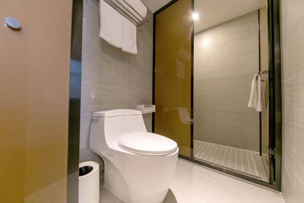 Ji Hotel Shanghai Beixinjing Metro Station