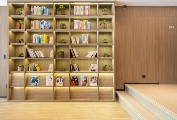 Hanting Hotel Shanghai Century Avenue Metro Station