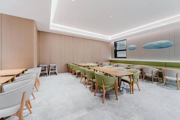 Ji Hotel Shanghai Tonghe Xincun Metro Station