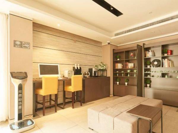 Home Inn Plus (Shanghai Pudong Airport)