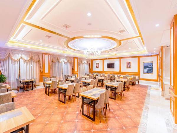 Vienna Hotel Shanghai Gucun Park