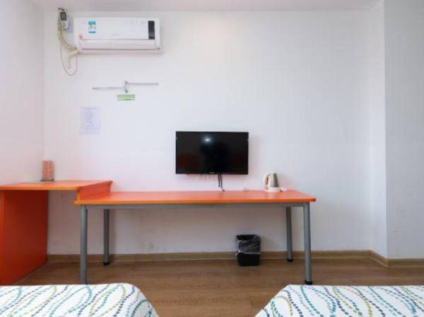 Pod Inn Shanghai Xiuyan Road Metro Station