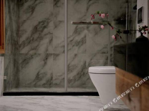 Chanzhiquan Cultural Theme Hotel