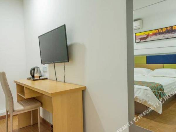 Pebble Motel (Shanghai Caolu Finance College)