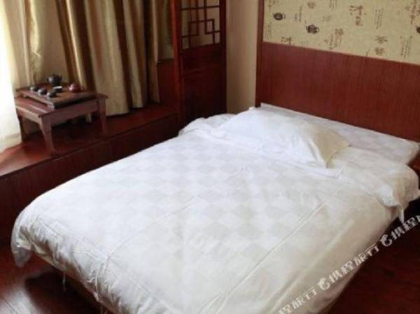 Jinyi Holiday Hostel (Shanghai South Songjiang Railway Station)