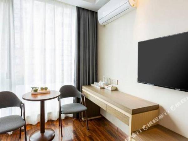 Shanghai Kuoyue Hotel(Shanghai Jiangning Road Metro Station)