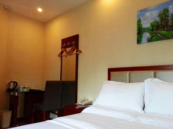 GreenTree Inn Sanya Heping Street Qingren Bridge Express Hotel