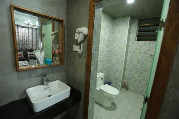 San Ya Nei Shi Guang Huai Jiu Inn