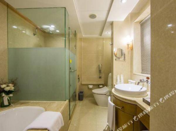 Aile Crown Holiday Hotel