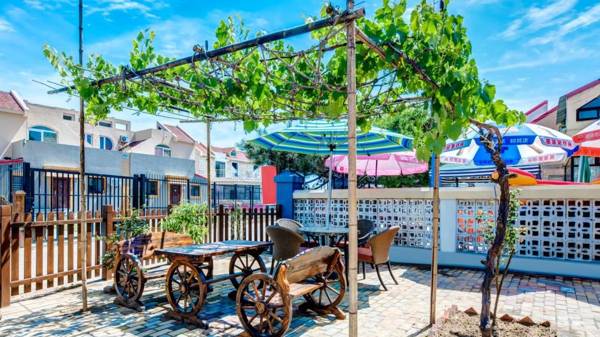 Floral Hotel Qinhuangdao Na's Yard