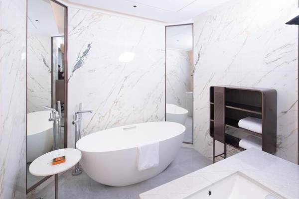 Crowne Plaza Qingdao Jinshui an IHG Hotel