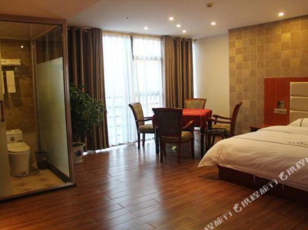 Huaying Xiyue Business Hotel