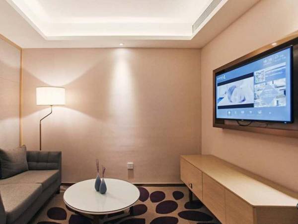 Lavande Hotels Ningbo South Railway Station North Square