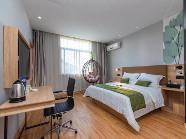 Workspace - Shell Hotel Ningbo Gaoqiao Metro Station