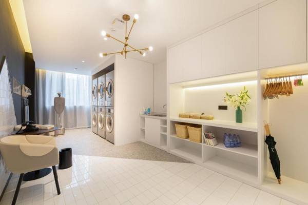 Atour Hotel Ningbo Fenghua Huizheng Street