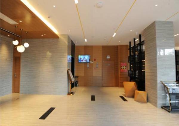 Borrman Hotel Guangxi University Metro Station