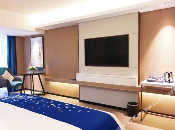 Yeste Hotel (Nanning Jinhu Square Metro Station)