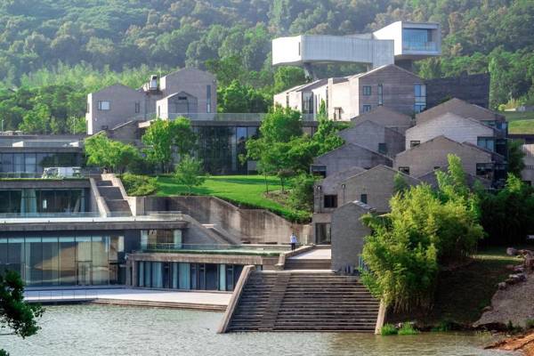 The Sifang Hotel Nanjing Autograph Collection