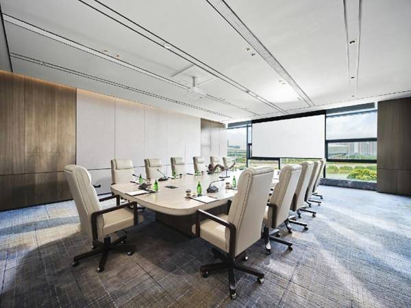 HUALUXE Nanjing Yangtze River an IHG Hotel