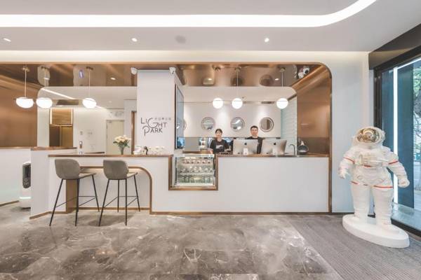 Atour Light Hotel Nanjing Fuzi Temple Zhonghuamen Station